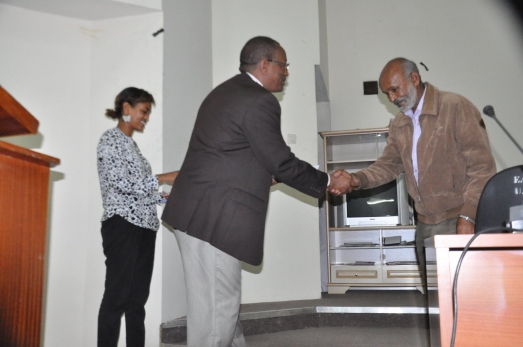 Center for Research in Public Service Reforms Holds a Seminar