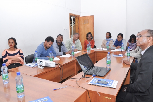 CUMTTC Holds Discussion on 2012 EC Annual Plan3