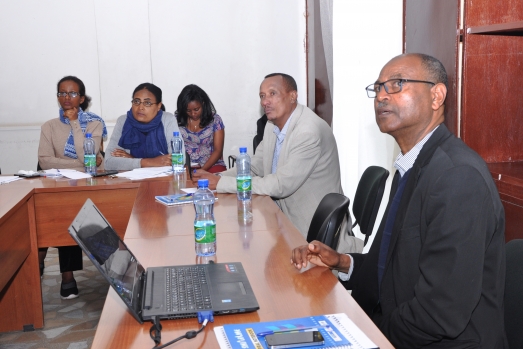 CUMTTC Holds Discussion on 2012 EC Annual Plan5