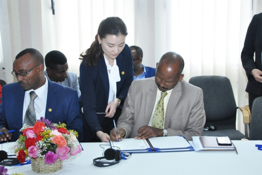 ECSU and  HWPL Sign MOU