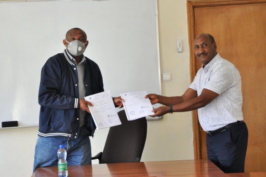 ECSU sign a contract agreement