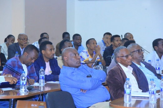 Social media as Social Glue or otherwise