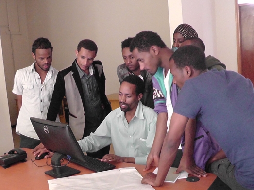 Ethiopian Civil Service University Community Radio, FM 100.5, trains volunteers 